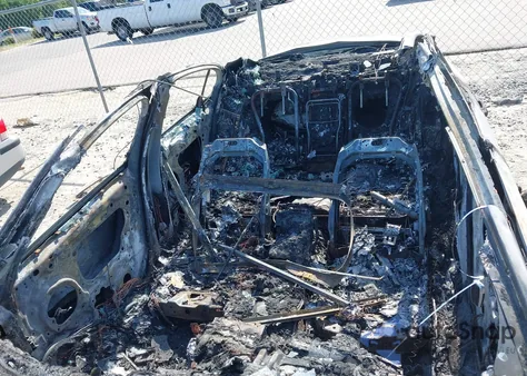 2017 Jaguar Xe 25T Premium z USA, uszkodzony, nr VIN SAJAD4BG0HA954782